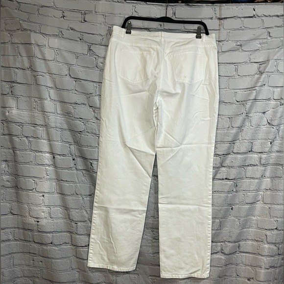 LAFAYETTE 148 White 4 Pocket Front ZipJeans - Sz 12      MSRP $398 - Picture 2 of 4